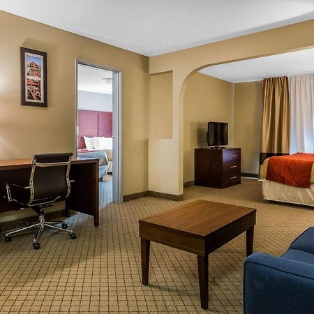 Comfort Inn & Suites Mishawaka-Саут-Бенд Экстерьер фото