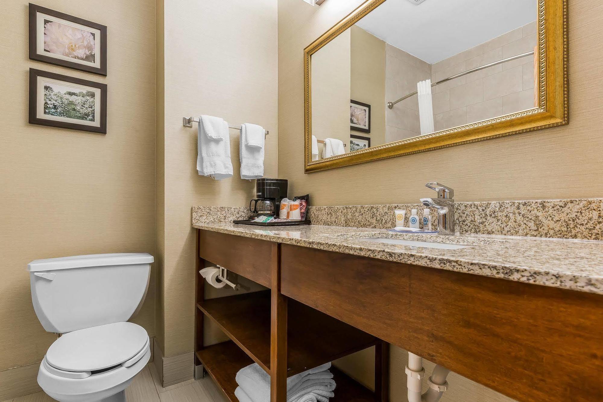 Comfort Inn & Suites Mishawaka-Саут-Бенд Экстерьер фото